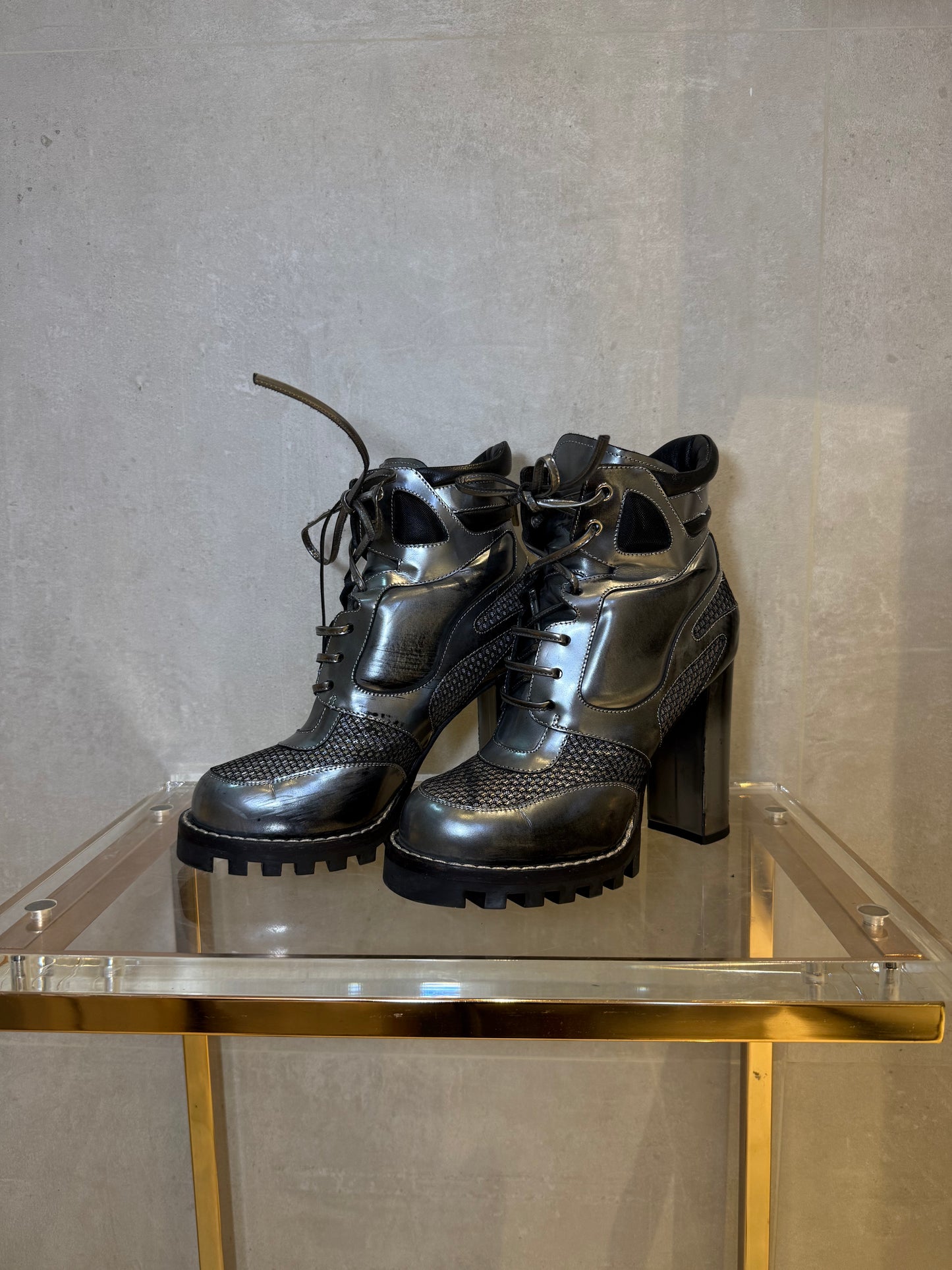 Leather Lace-Up Ankle Boots with Block Heel LOUIS VUITTON (Pre-Owned)