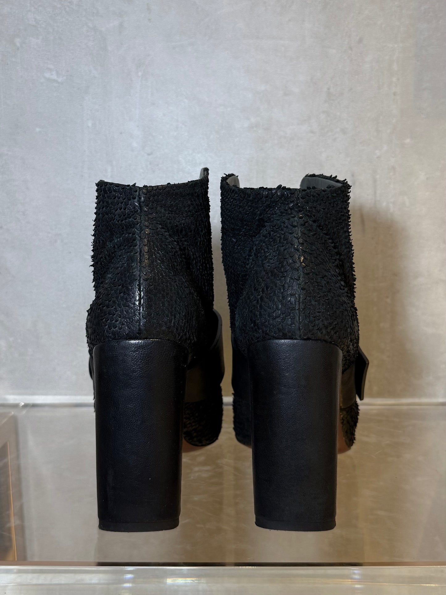 Heeled Ankle Boots Black Leather VERO CUOIO (Pre-Owned)