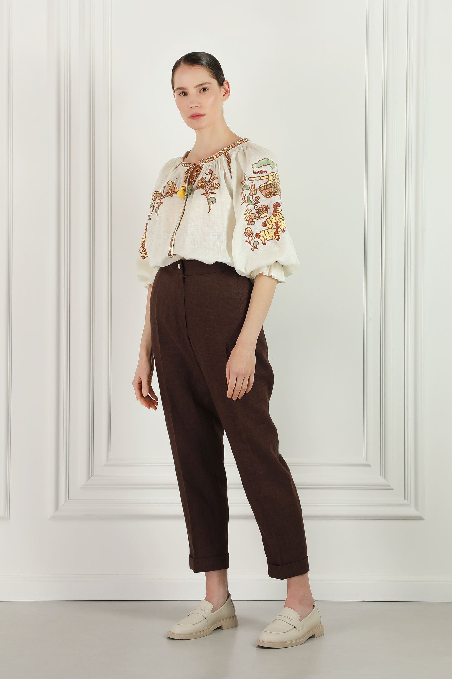 "Embroidery history" beige blouse  FOBERINI