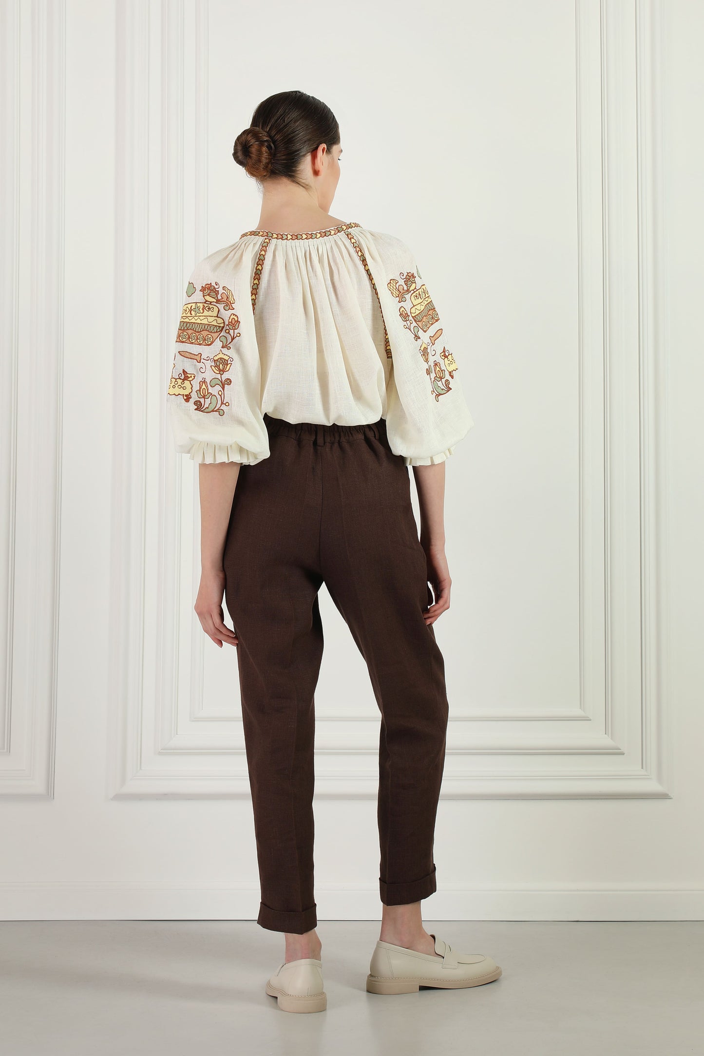 "Embroidery history" beige blouse  FOBERINI