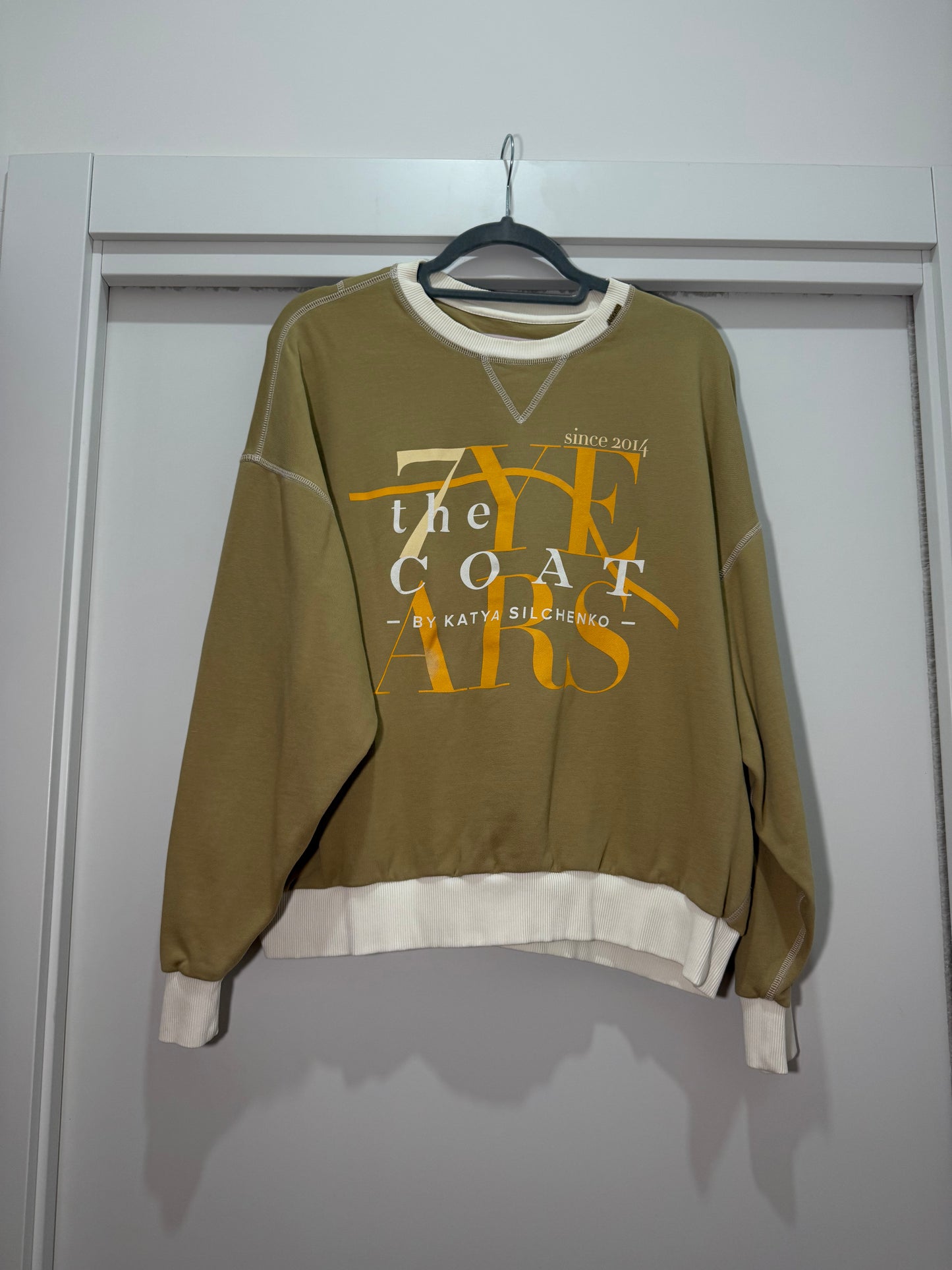 Sweatshirt THE COAT (Pre-Owned)