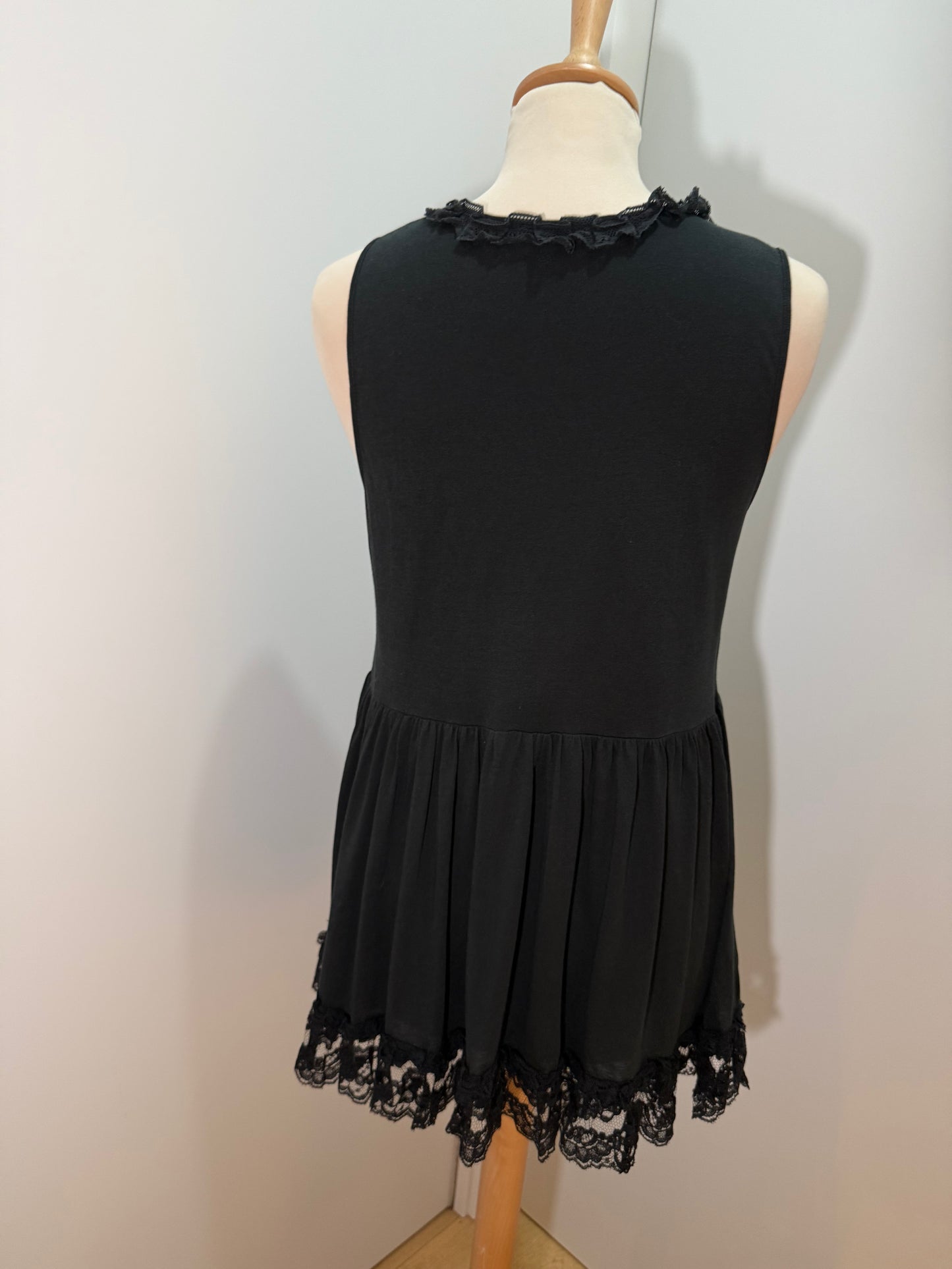 Black Lace Trim Top DOLCE & GABBANA (Pre-Owned)