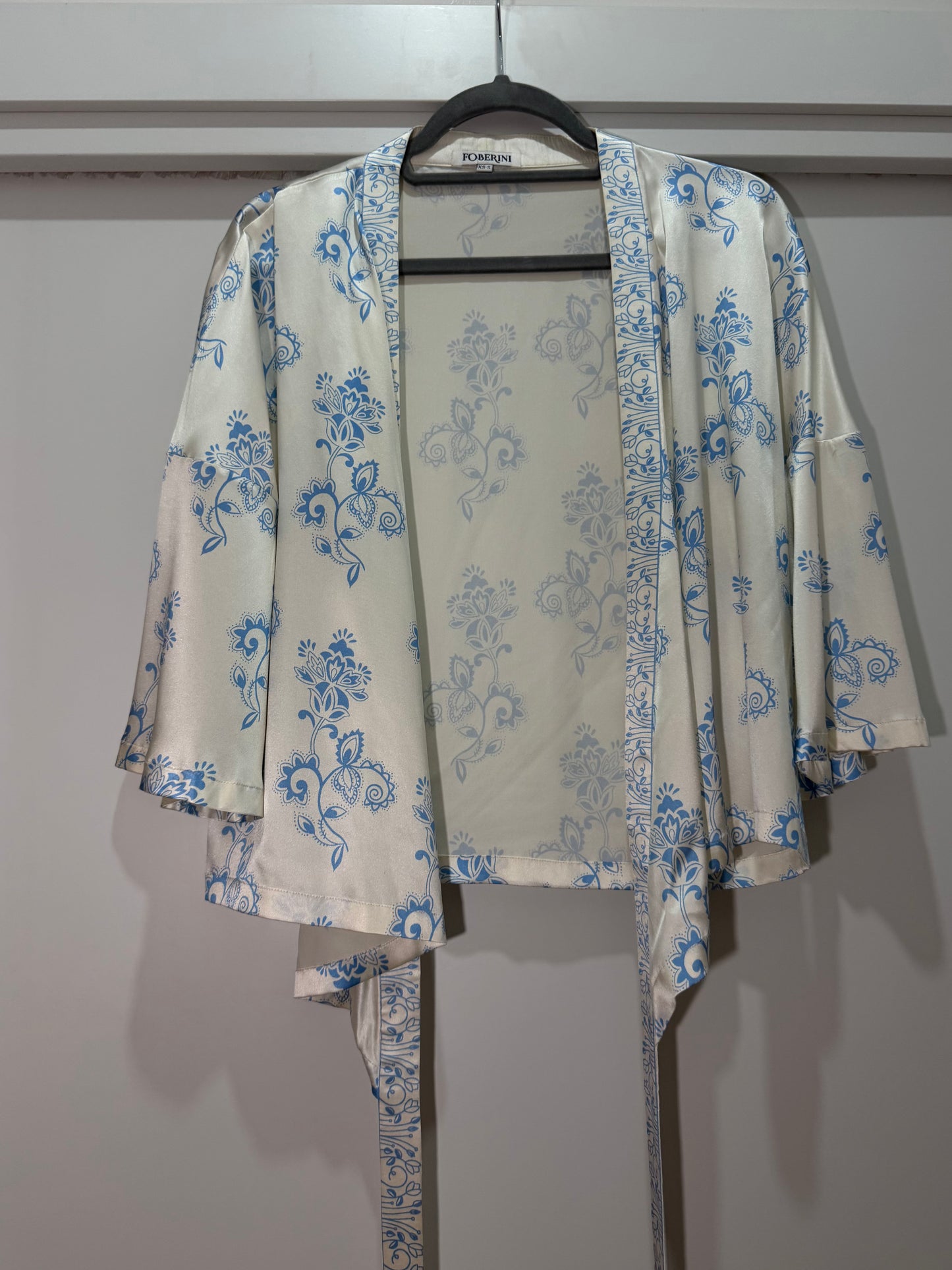 Silk Wrap Blouse Ivory Blue Floral FOBERINI (Pre-Owned)