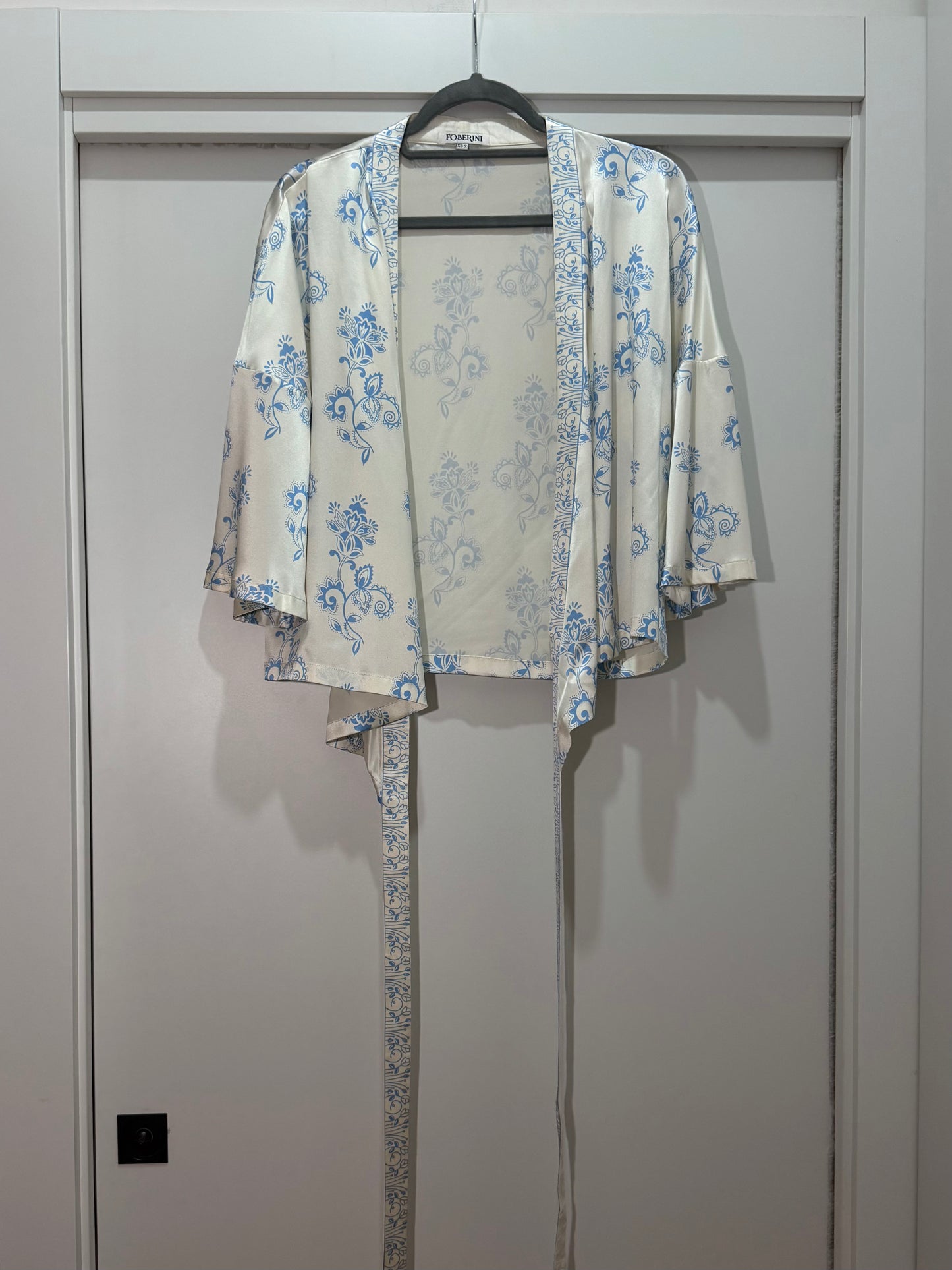 Silk Wrap Blouse Ivory Blue Floral FOBERINI (Pre-Owned)