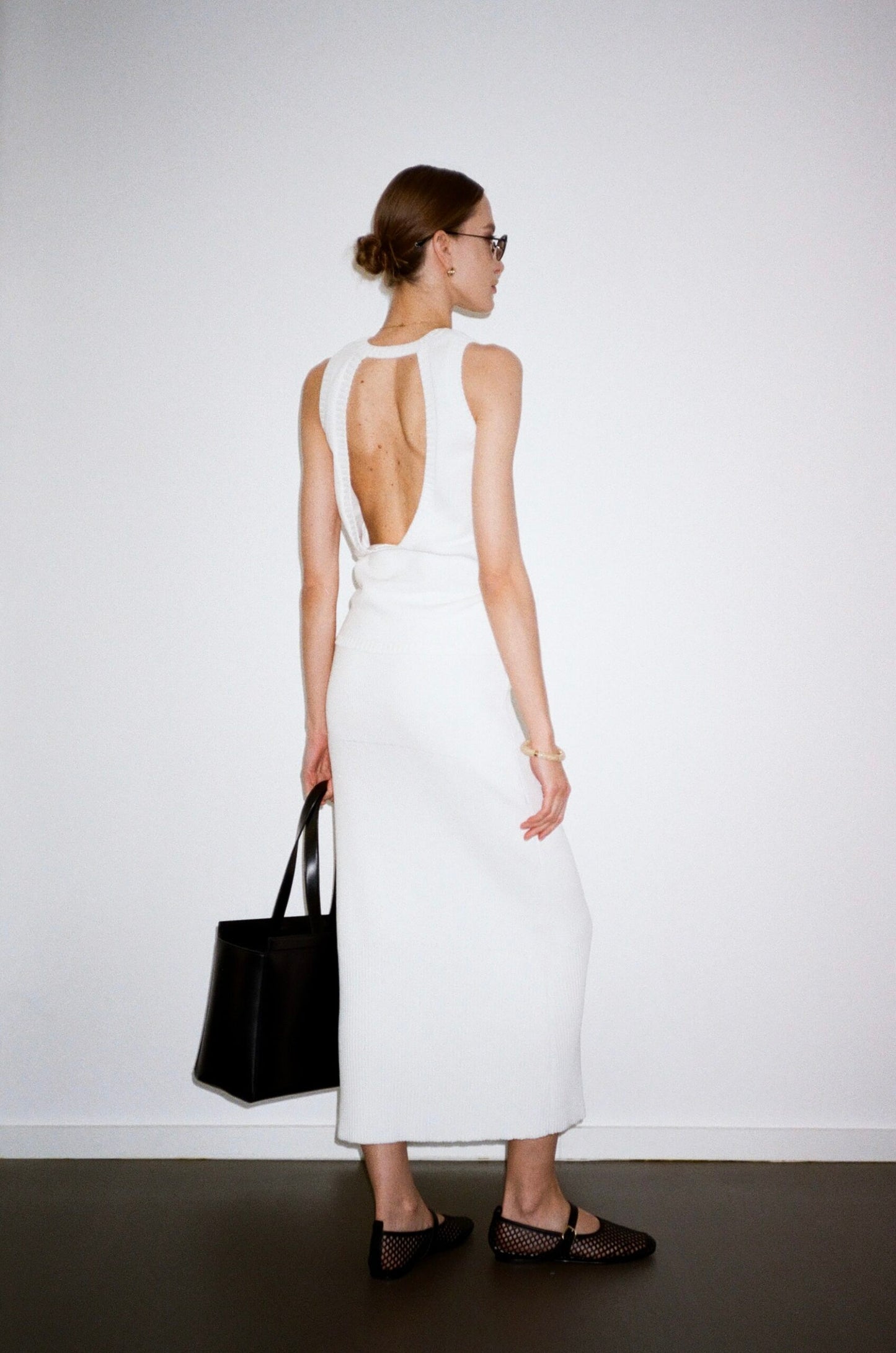 KNITTED TANK TOP WITH OPEN BACK KATERINA KVIT