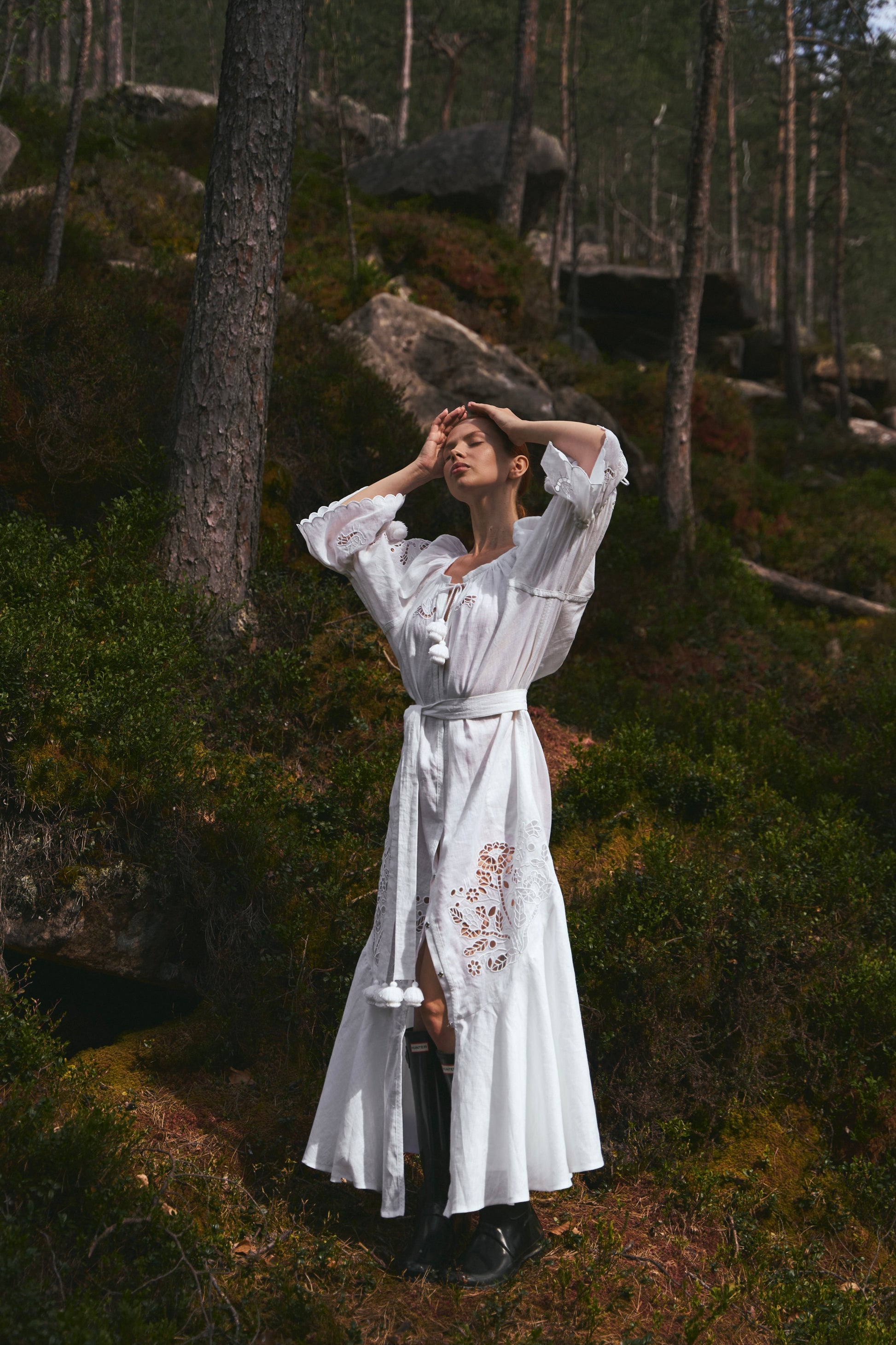 tree of life maxi dress Tree of life White maxi dress with blue embroidery FOBERINI
