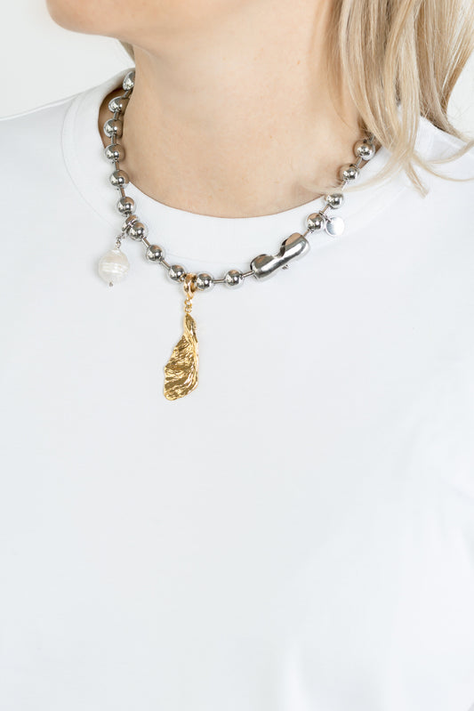 ELEONORA GOLD necklace with baroque pearl and pendant SAMOKISH