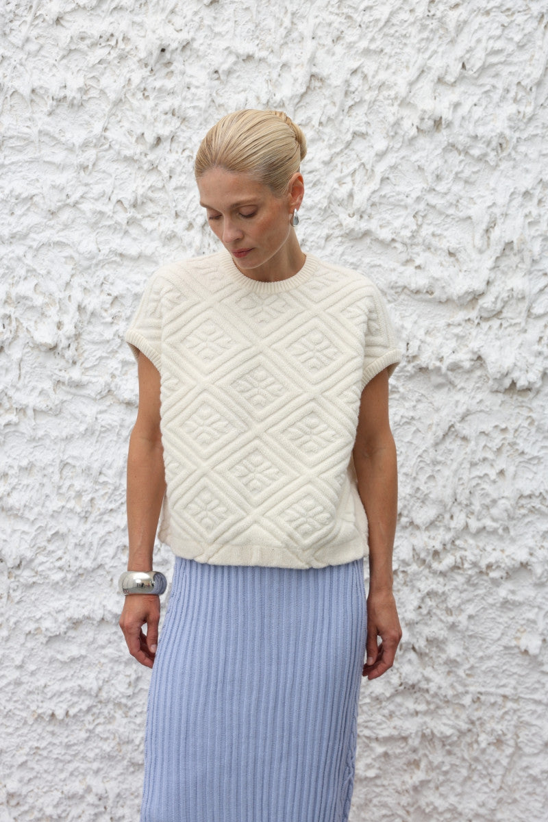 Vest With A Voluminous Weave 91LAB