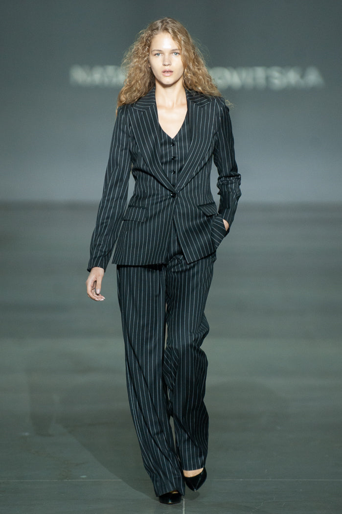 Low-waisted trousers NOVITSKA