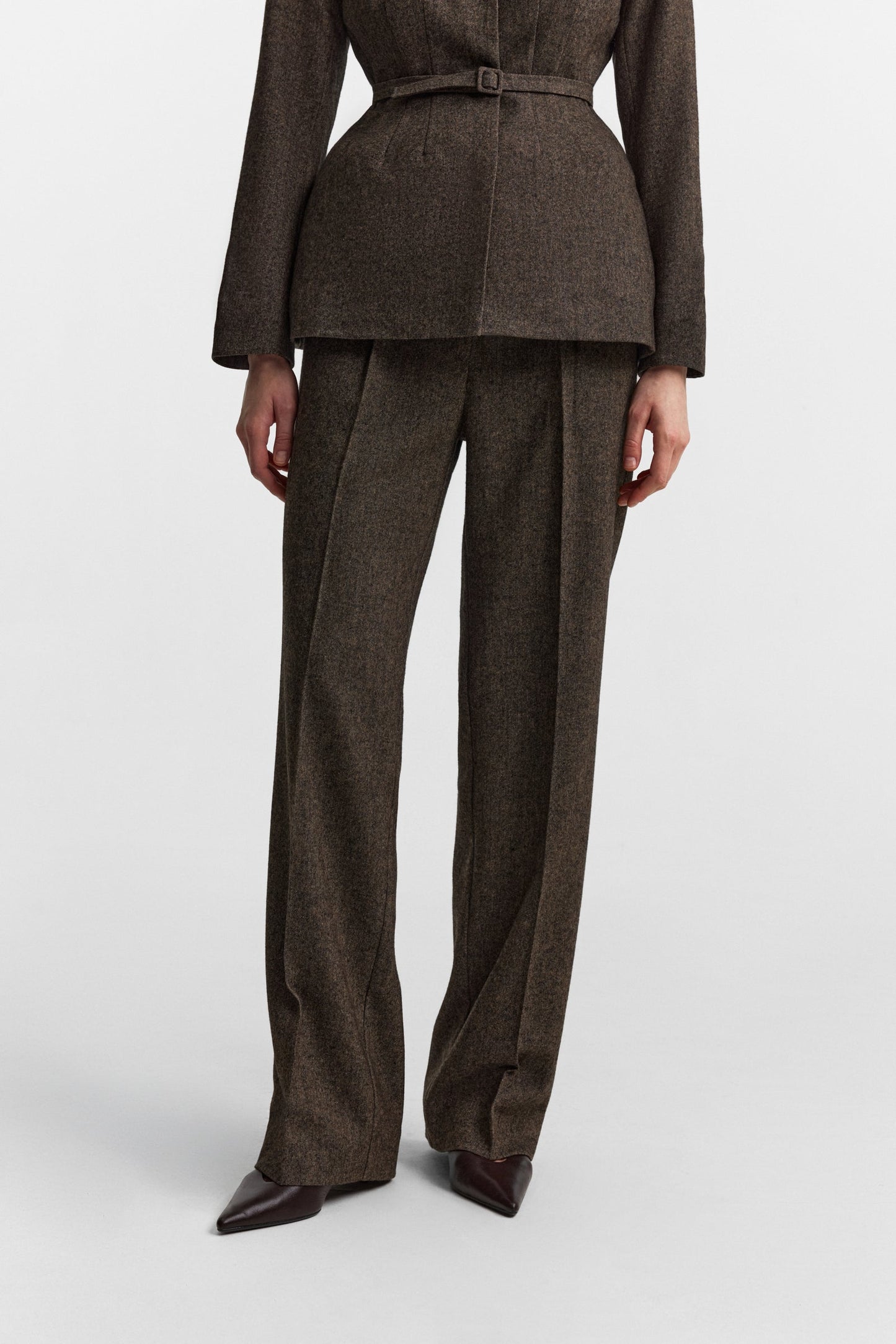 Secessia pants in rich brown PODYH