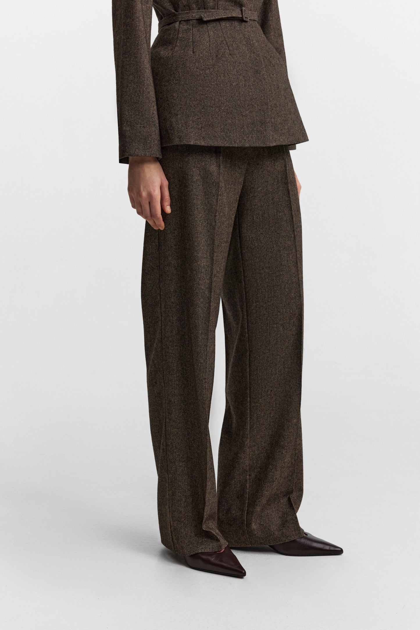 Secessia pants in rich brown PODYH