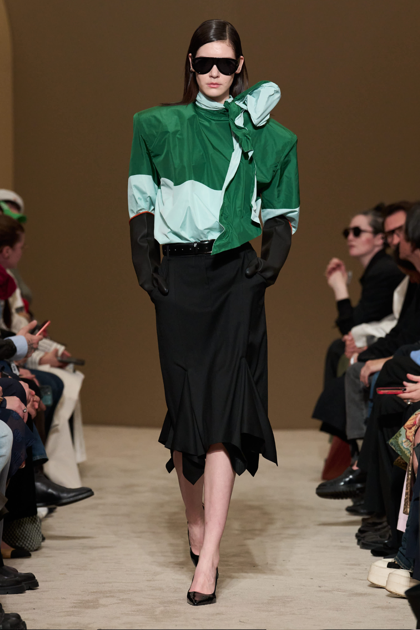 TOP #14 — Blouse with Voluminous Shoulders GUDU