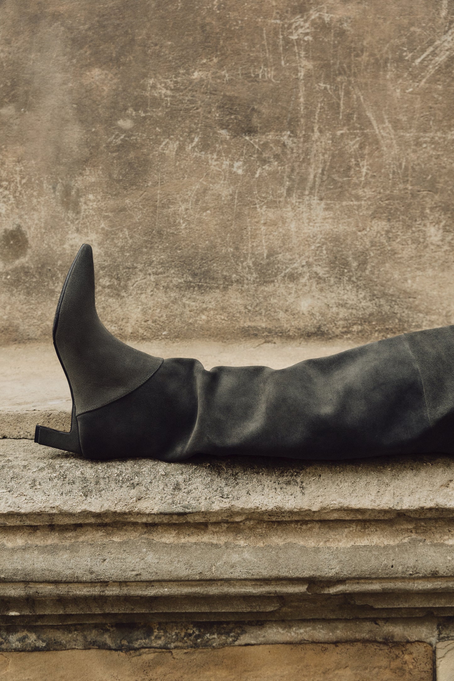 Tracy Long khaki suede thigh-high boots LOOKIE ATELIER
