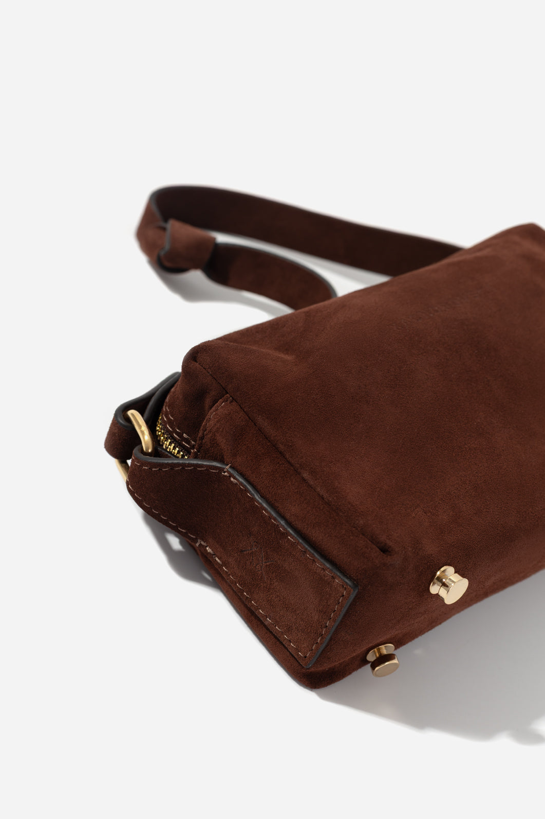 WINONA brown suede bag KACHOROVSKA, front 3/4 view and side profile