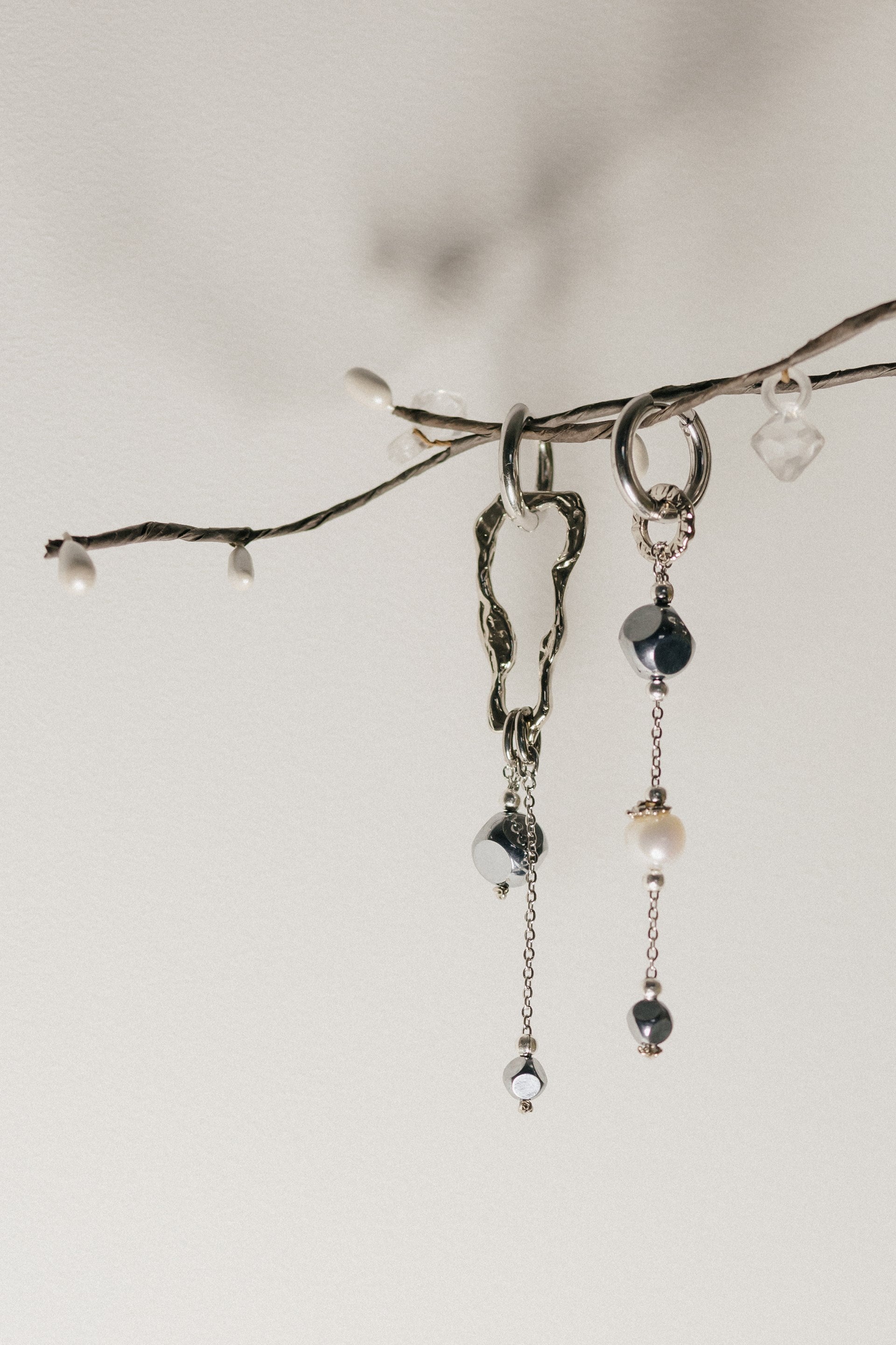 earrings-frida-asymmetrical-silver-samokish - image 2