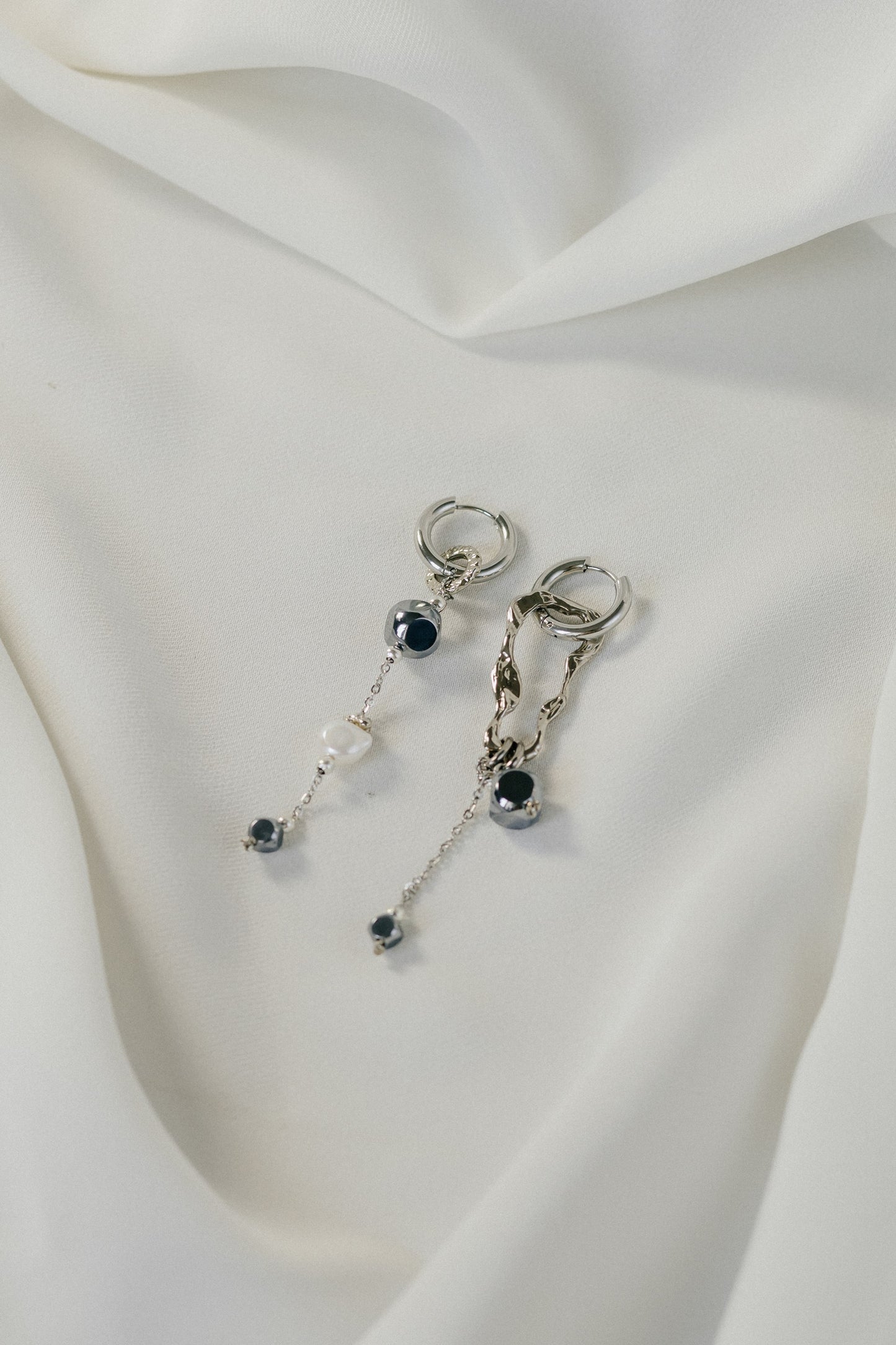 earrings-frida-asymmetrical-silver-samokish - image 1
