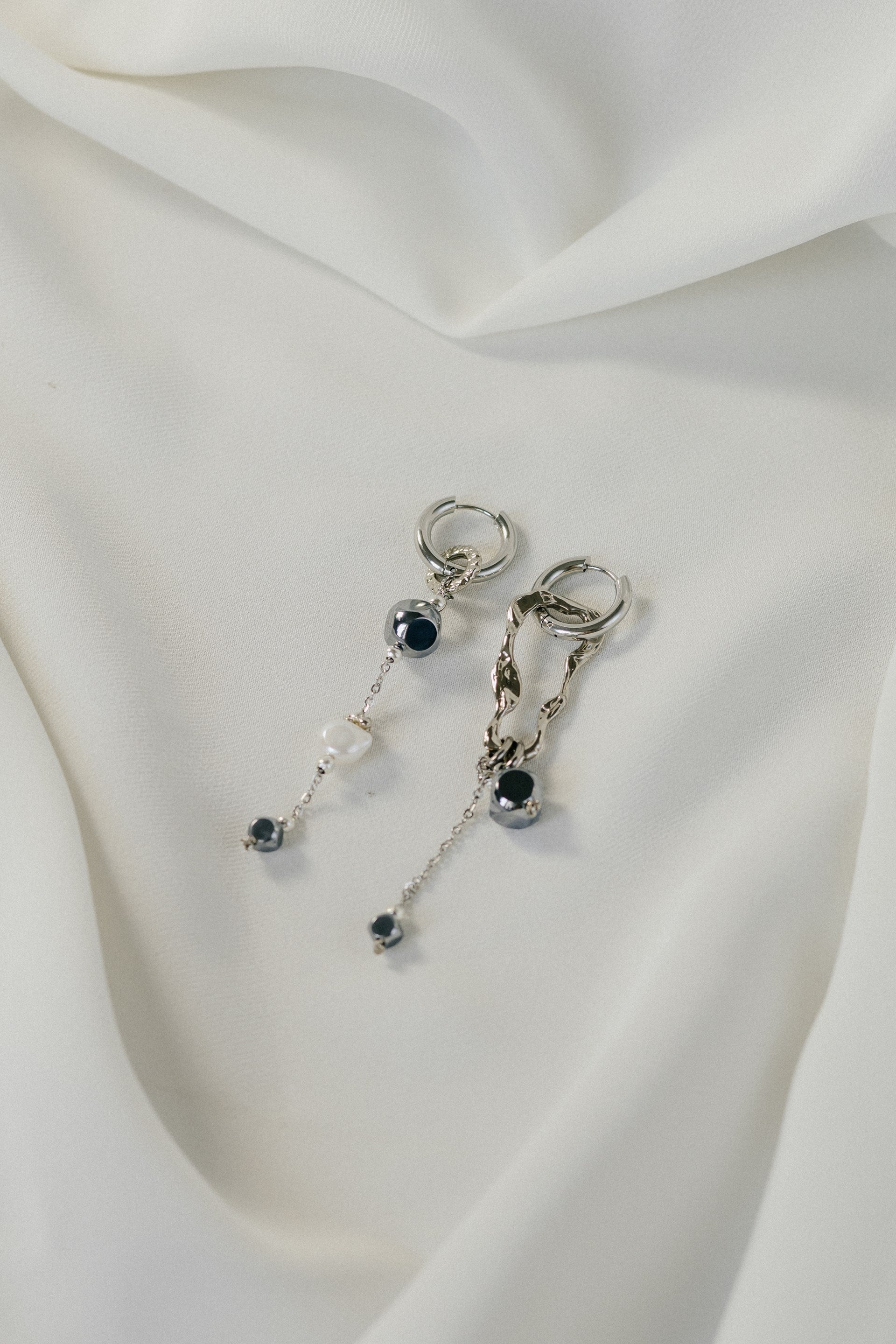 earrings-frida-asymmetrical-silver-samokish - image 1