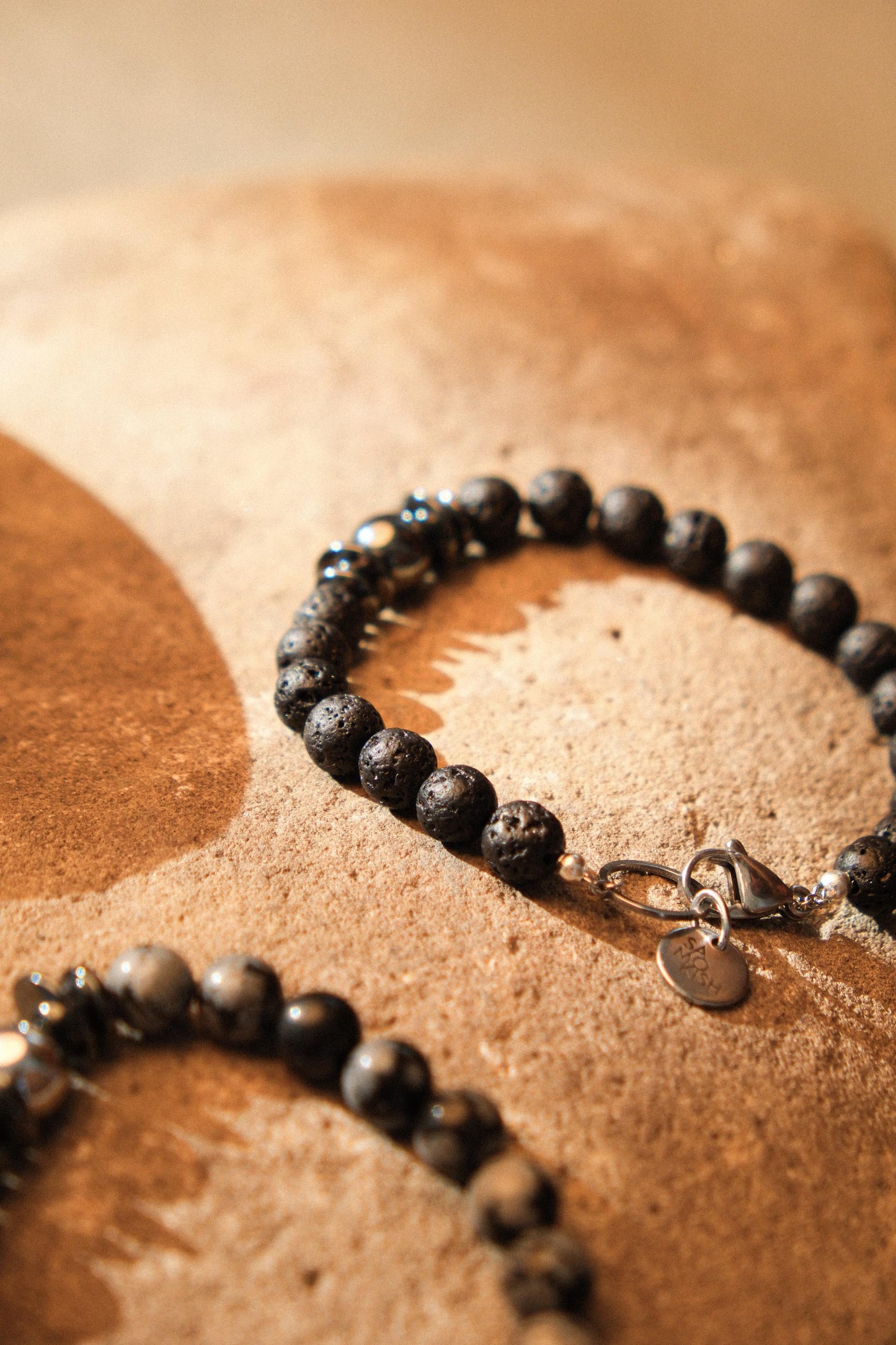 BERNARDO bracelet with volcanic rock SAMOKISH