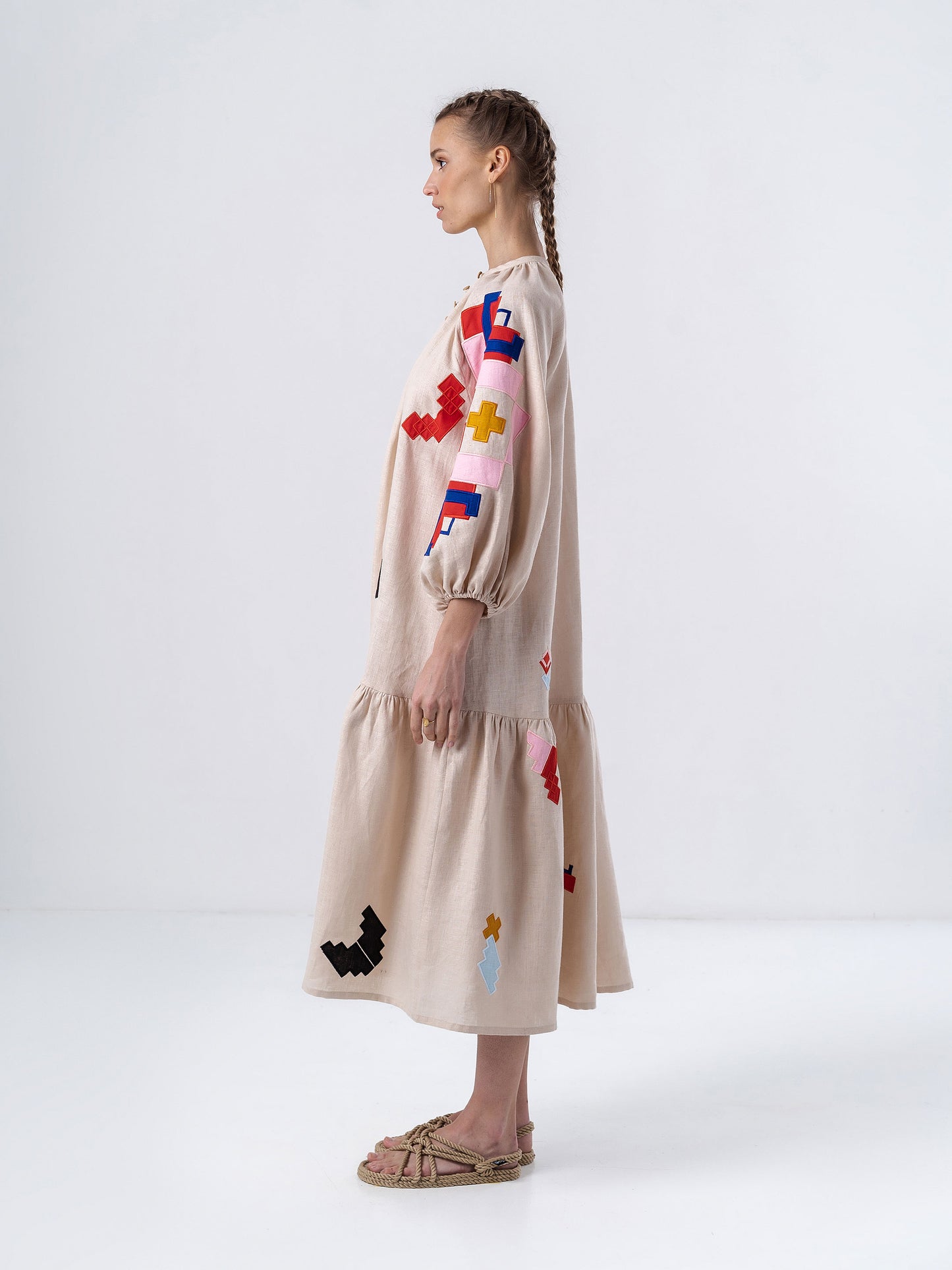 Light linen dress with applique Eva ETNODIM