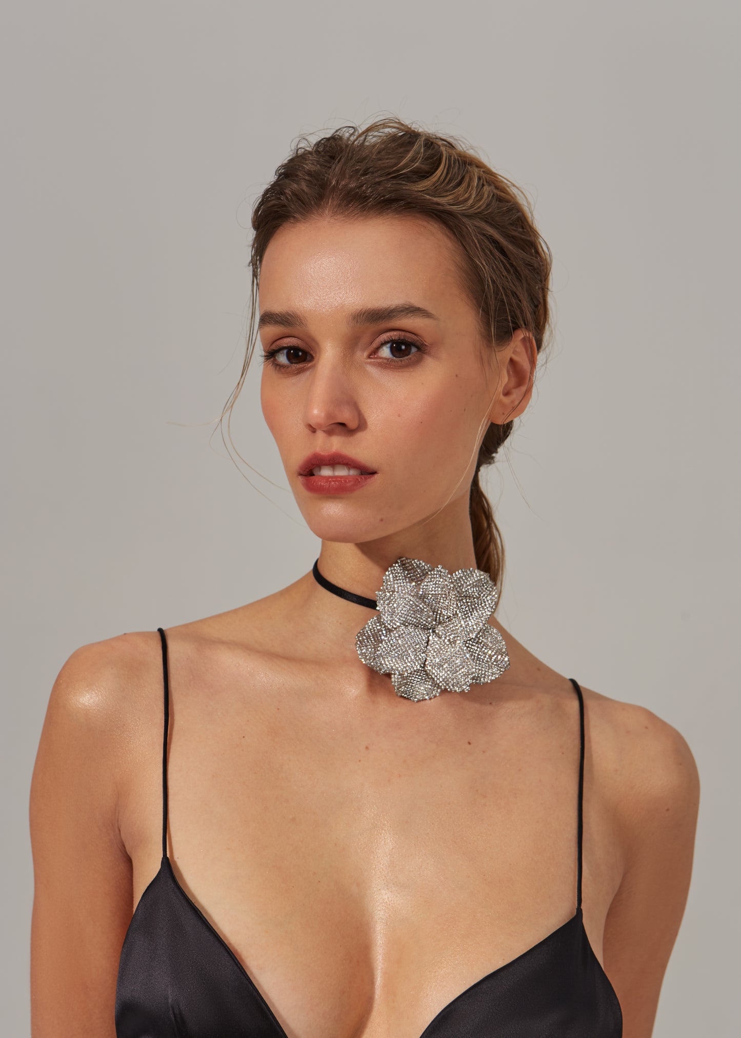 Crystal Flower Choker NUÉ