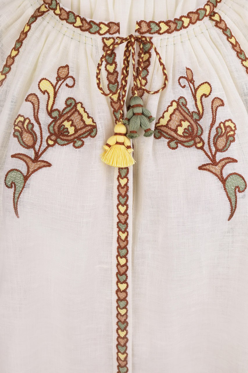 "Embroidery history" beige blouse  FOBERINI