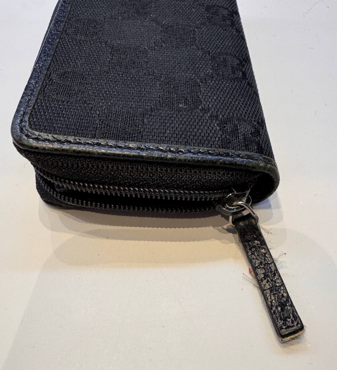 GUCCI Black GG Monogram Zip Card Holder / Coin Purse (Pre-Owned)