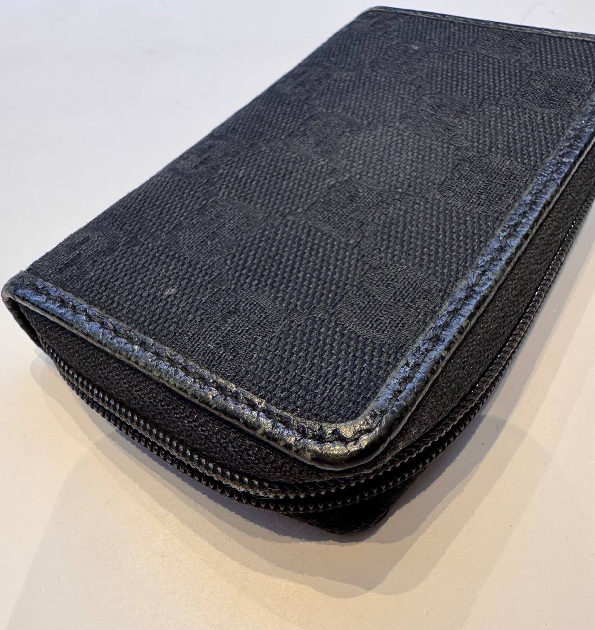 GUCCI Black GG Monogram Zip Card Holder / Coin Purse (Pre-Owned)